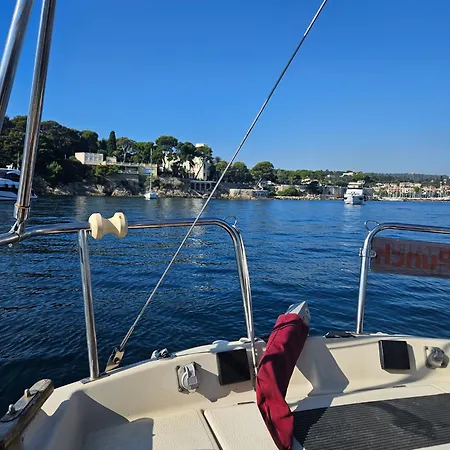 Nuit Insolite A Bord D'un Voilier 船上ホテル