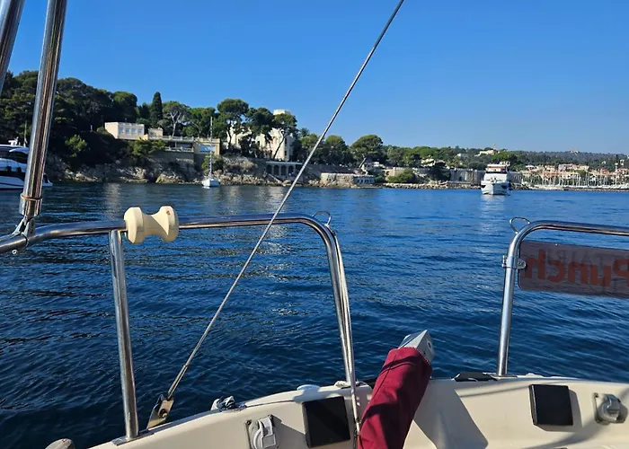 Nuit Insolite à Bord D'un Voilier Botel